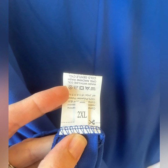 Royal blue lace sleeve soft blouse size 2XL - Picture 6 of 9